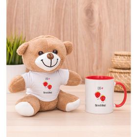 Hediye Dükkanı Kişiye Özel Sevimli Çilekler Kırmızı Kupa Bardak ve Peluş Ayıcık