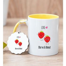 Hediye Dükkanı Kişiye Özel Sevimli Çilekler Sarı Kupa Bardak ve Anahtarlık