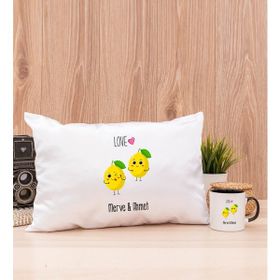 Hediye Dükkanı Kişiye Özel Sevimli Limonlar Siyah Kupa Bardak ve Dikdörtgen Yastık Seti