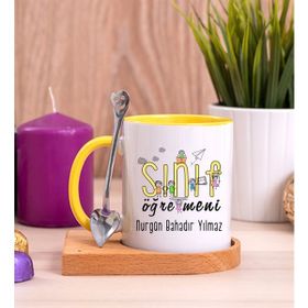 Hediye Dükkanı Kişiye Özel Sınıf Öğretmeni Ahşap Altlıklı Kaşıklı Sarı Kupa