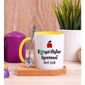 Hediye Dükkanı Kişiye Özel Sosyal Bilgiler Öğretmeni Ahşap Altlıklı Kaşıklı Sarı Kupa