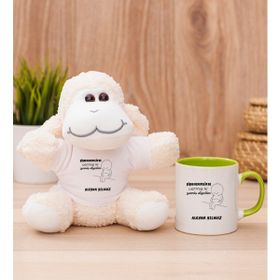 Hediye Dükkanı Kişiye Özel Varmış Ki Yemiş Diyelim Esprili Yeşil Kupa Bardak ve Peluş Koyun