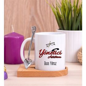 Hediye Dükkanı Yönetici Asistanı Ahşap Altlıklı Kaşıklı Beyaz Kupa Bardak