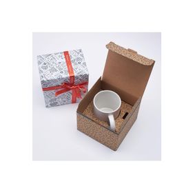 Hediye Sepeti Christmas Hediyesi Minimal Çizimli Kupa