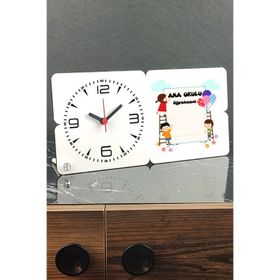Hediyelen Ana Okulu Öğretmeni Ahşap Masa Saati