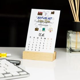 Hediyelen Avukat Sarı Tasarım Duvar Saati