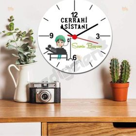 Hediyelen Cerrahi Asistanı Kadın Figür Duvar Saati