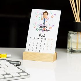 Hediyelen Doktor Erkek Figür Siyah Tasarım Duvar Saati
