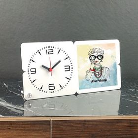 Hediyelen Kokoş Kadın Duvar Saati
