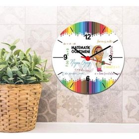 Hediyelen Matematik Öğretmeni Baş Örtülü Figür Duvar Saati