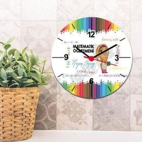 Hediyelen Matematik Öğretmeni Baş Örtülü Figür Duvar Saati