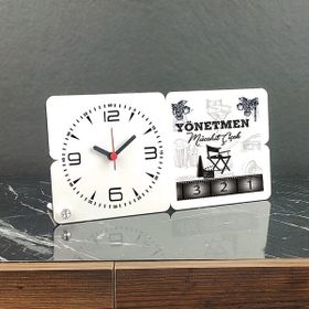 Hediyelen Yönetmen Ahşap Masa Saati