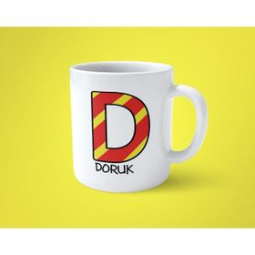 Hesaplısı Burada Sarı Kırmızı D Baş Harfli İsimli Baskılı Beyaz Kupa Bardak