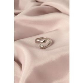 HomeStore Ayarlamalı Gümüş Renk Metal Sarılan Eller Model Kadın Yüzük