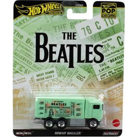 Hot Wheels HVJ45 Pop Culture Premium Arabalar