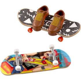 Hot Wheels HXL17-HXL20 Skate Retro Temalı 2'li Ayakkabı ve Parmak Kaykay