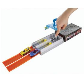 Hot Wheels İkili Pist Oyun Seti