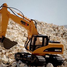 Huina 1550 1:14 RC Model Ekskavatör Paletli Metal Kepçe Uzaktan Kumandalı Çok Fonksiyonlu İş Makinası