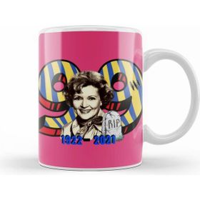 Humuts Betty White Has Died At 99 Kupa Bardak