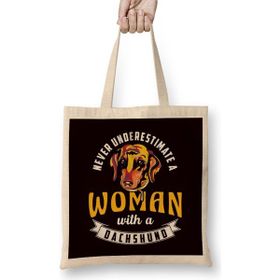 Humuts Never Underestimate Woman With Dachshund Pet Bez Uzun Saplı Açık Bej Rengi Çanta