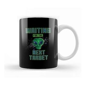 Humuts Retro Pixel Alien Waiting For Next Target Kupa