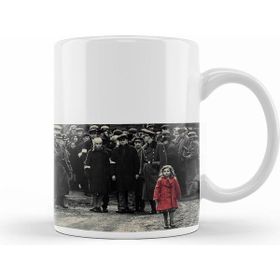 Humuts Schindler's List Kırmızı Paltolu Kız Porselen Beyaz Kupa Bardak
