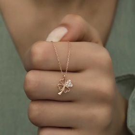Huramarketing 925 Ayar Rose Kalpli Dört Yapraklı Yonca Kadın Gümüş Kolye