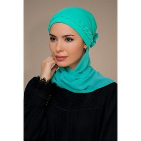 Hürrem Bone 1203A_32 Su Yeşili Sandy Kumaş Örgülü Güllü Şifon Atkılı Pratik Hazır Geçmeli Tesettür Bone
