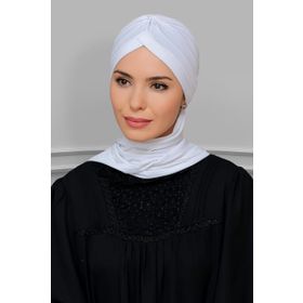 Hürrem Bone 1208A_42 Beyaz Sandy Kumaş Taçlı Büzgülü Şifon Atkılı Pratik Hazır Geçmeli Tesettür Bone