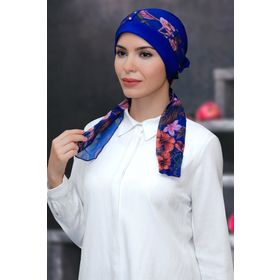 Hürrem Bone 1305D_24 Saks Mavisi Sandy Kumaş Desenli Şifon Kemerli Pratik Hazır Geçmeli Tesettür Bone