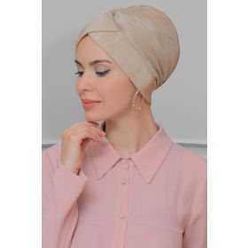 Hürrem Bone 1822_12 Bej Fukuro Piliseli Çapraz Büzgülü Pratik Hazır Geçmeli Tesettür Bone