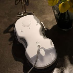 Hutt C6 Cam Silme Robotu
