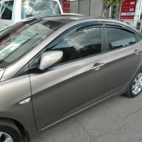 Hyundai Accent Blue Mügen Cam Rüzgarlığı