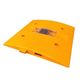 İleri Trafik 50x50 cm Flaşörlü Hız Kesici Yol Kasisi