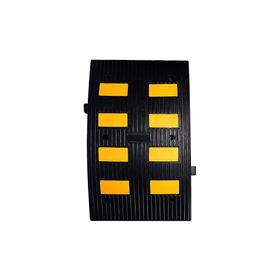 İleri Trafik 90x50x5,5 cm Reflektörlü Hız Kesici