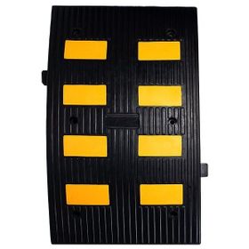 İleri Trafik 90x50x5,5 cm Reflektörlü Hız Kesici