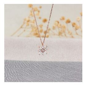 Inlove 925 Ayar Gümüş Çiçek Fiğürlü Kadın Kolye