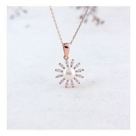 Inlove 925 Ayar Rose Gold İncili Güneş Kadın Kolye