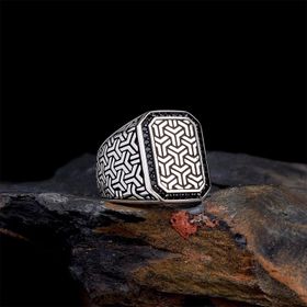 İpek Silver 925 Ayar Gümüş Piramit Model Erkek Yüzük