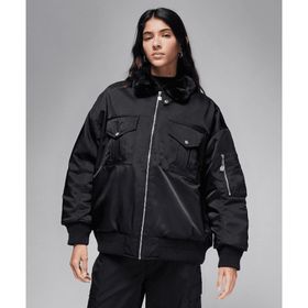 Jordan FB5088-010 Siyah Hip Lenght JKT Kadın Mont