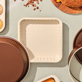 Karaca Chocolate Cream Cream Kare 24 cm Kek Kalıbı