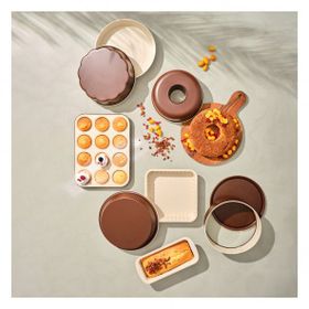 Karaca Chocolate Cream Kare 24 cm Karbon Çelik Kek Kalıbı