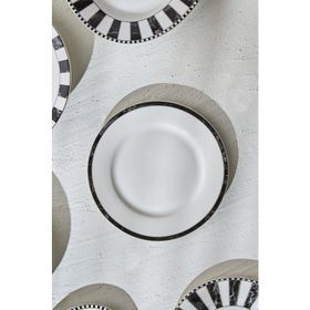 Karaca Damalı 19 cm Porselen Pasta Tabağı