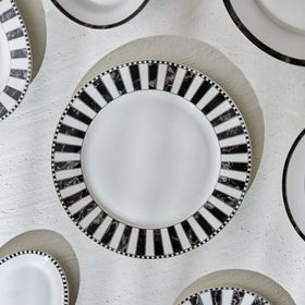 Karaca Damalı Çizgi 27 cm Porselen Servis Tabağı