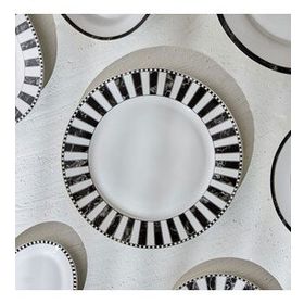 Karaca Damalı Çizgi 27 cm Porselen Servis Tabağı