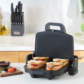 Karaca Future Essential Matte Siyah Tost Makinesi