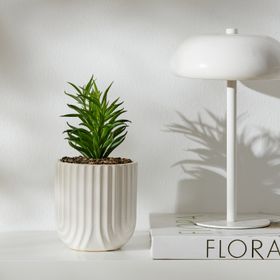 Karaca Home Beyaz Serena Saksı