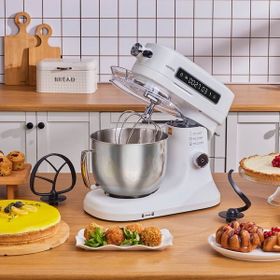 Karaca Pro Artisan Dijital Ekran Zaman Ayarlı 1600 W White 5 lt Döküm Hamur Yoğurma Makinesi