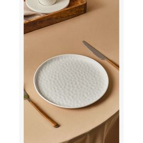Karaca X Refika 22 cm Bembeyaz Yuvarlak Pasta Tabağı