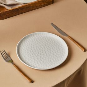 Karaca X Refika 22 cm Bembeyaz Yuvarlak Pasta Tabağı